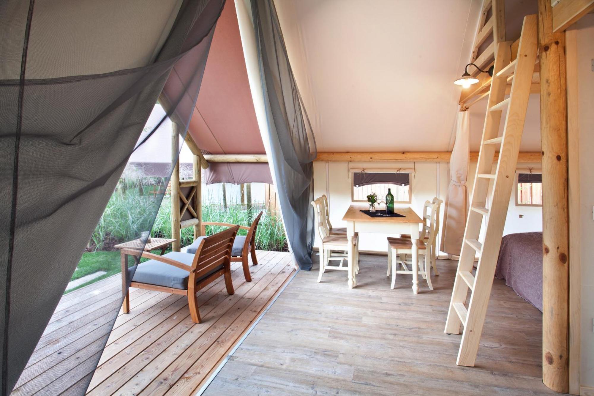 Herbal Glamping Resort Ljubno ภายนอก รูปภาพ